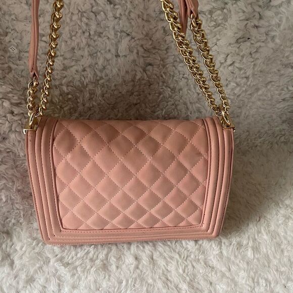 synthetic pink quilted shoulder/crossbody bag gold tone chain & accents - Picture 5 of 15